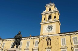statua-piazza-Garibaldi